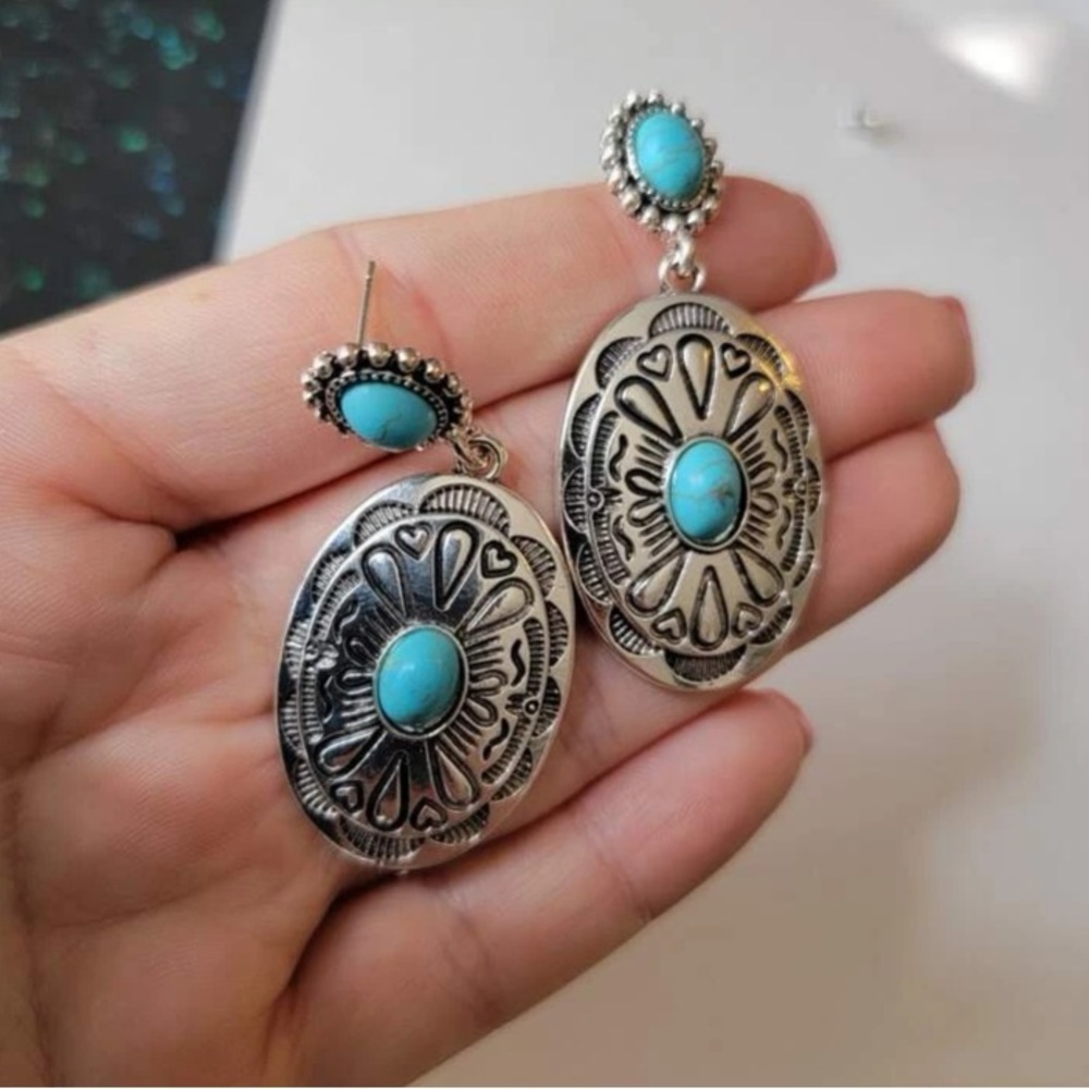 Bohemian Chic Southwestern Turquoise & Silver Dangle Drop Statement Earr… - Picture 4 of 5